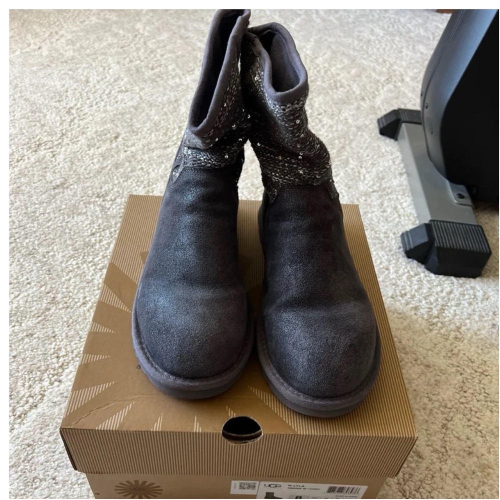 Ugg Lyla Sequin Boot Size 8 - image 3